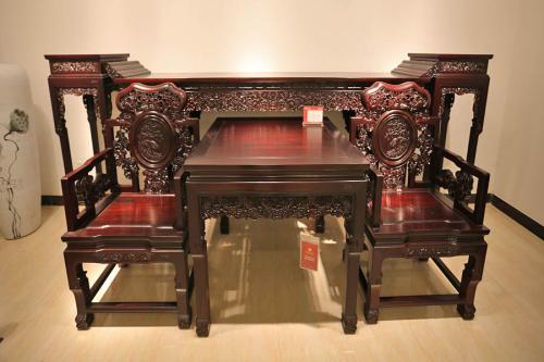 为何私人进口旧家具或古董家具多为红木家具? 为何私人进口旧家具或古董家具多为红木家具?